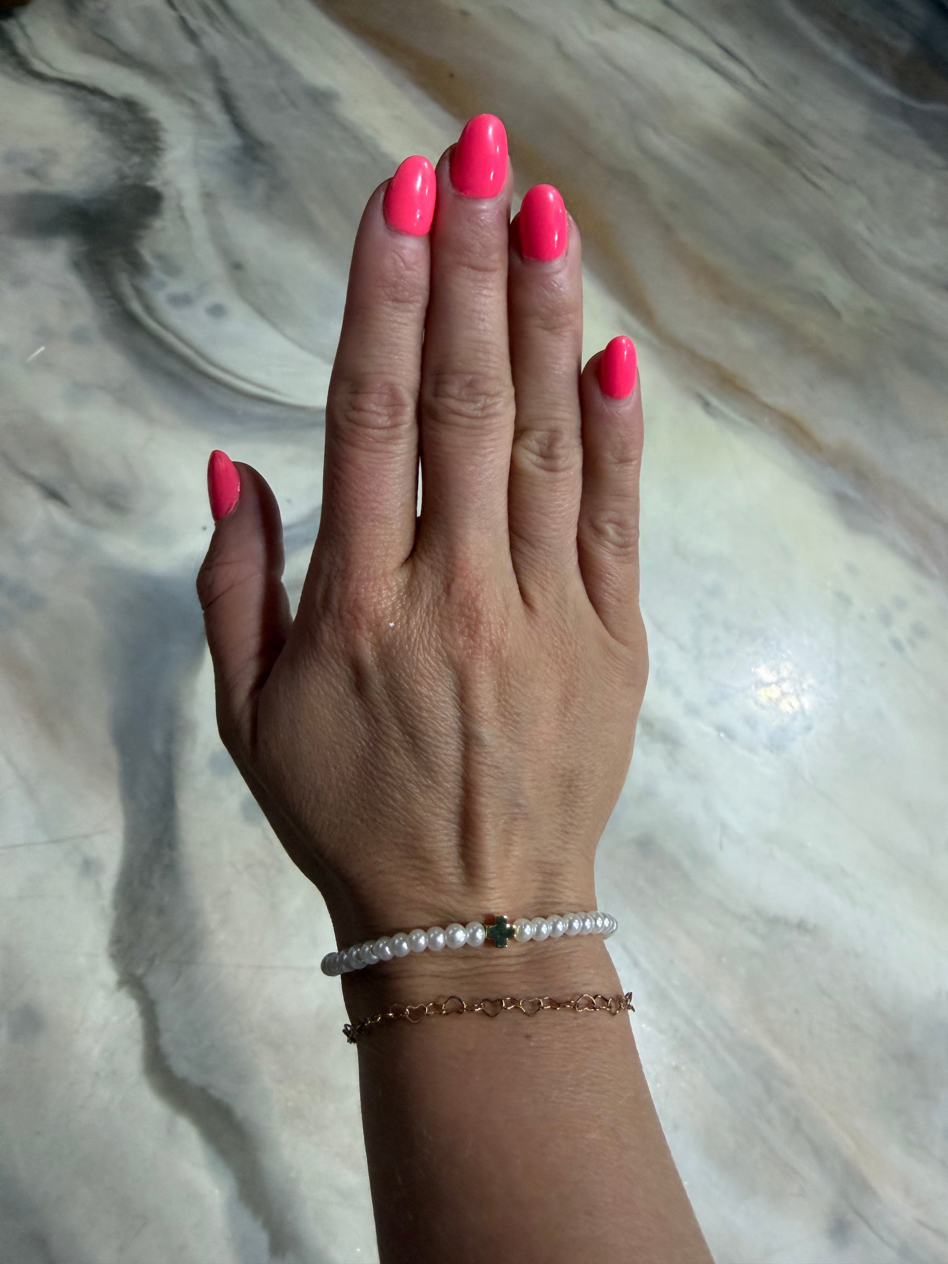 Bracelet - pearl beads with gold cross